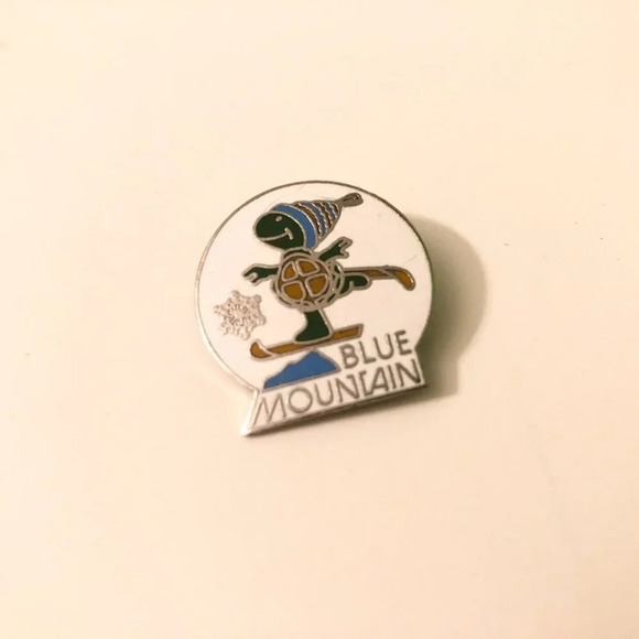 Vtg Blue  Mountain Skiing Pin Turtle on Skis - Picture 2 of 6